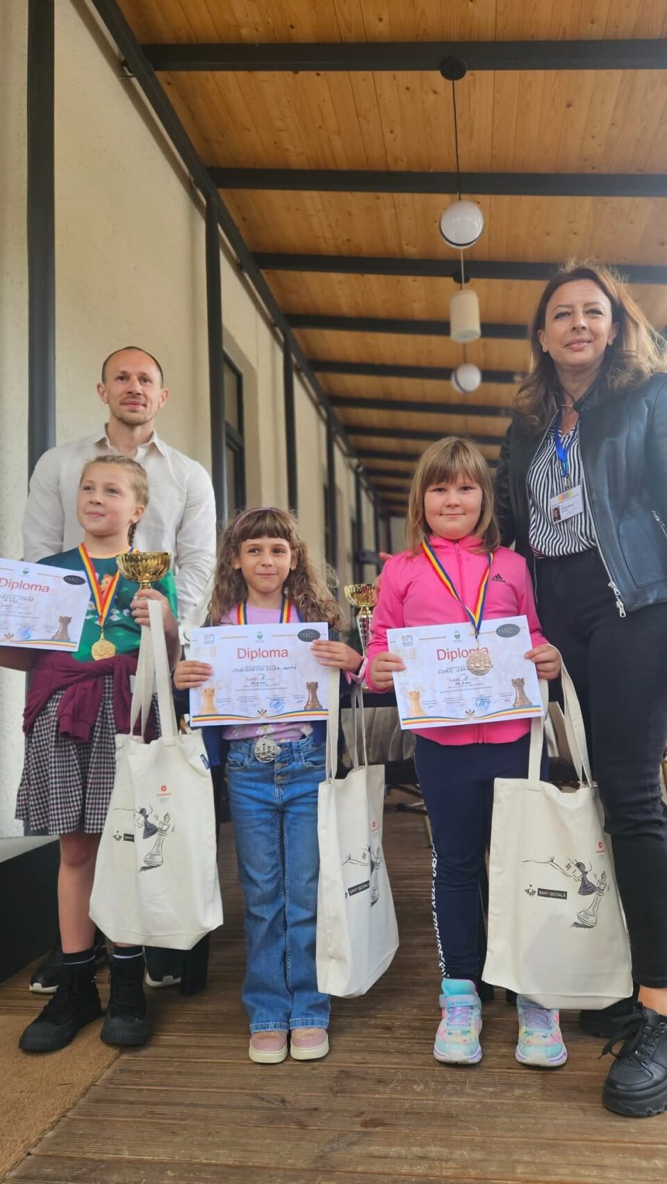 S-au desemnat câștigătorii turneului „Șah la Parc” din Câmpulung Moldovenesc