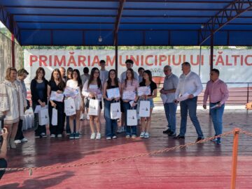72 de elevi din Fălticeni au fost premiați de primarul Cătălin Coman