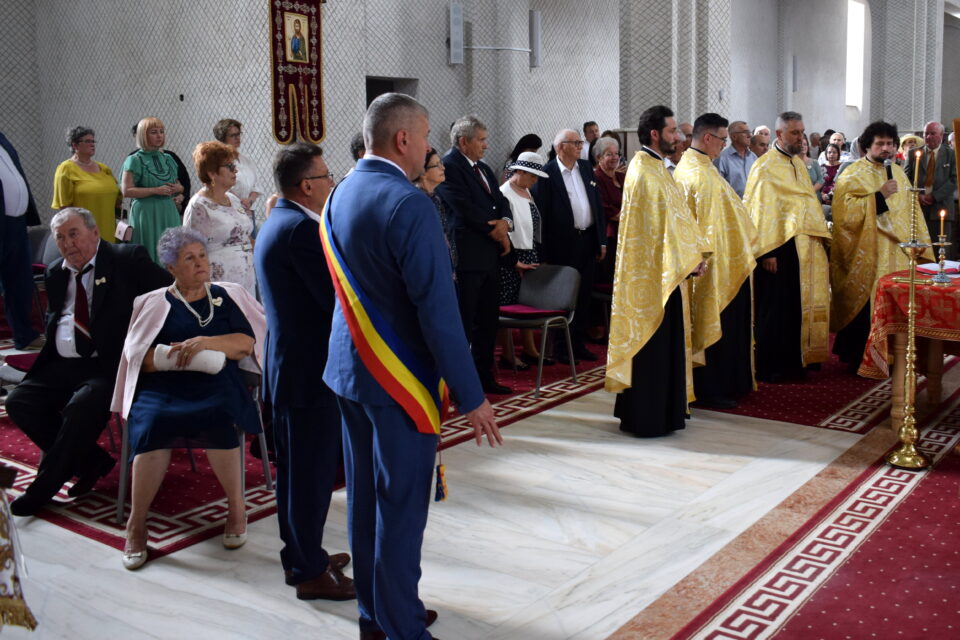 „Nunta de Aur” la Fălticeni: Peste 40 de cupluri celebrate pentru 50 de ani de căsătorie în cadrul unui eveniment emoționant