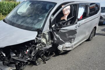 Accident cu zece răniți, la ieșirea din Suceava, după Zidul Morții