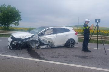 Accidentul de la ieșirea din Suceava, provocat de o tânără șoferiță de 18 ani, care a pătruns pe contrasens