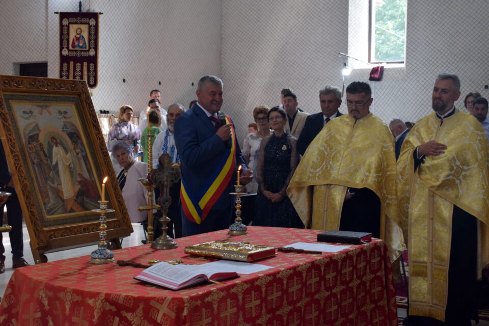 „Nunta de Aur” la Fălticeni: Peste 40 de cupluri celebrate pentru 50 de ani de căsătorie în cadrul unui eveniment emoționant
