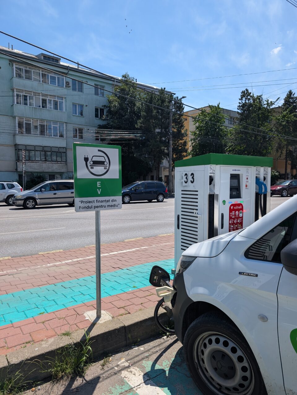 Turist supărat foc pe Primăria Suceava