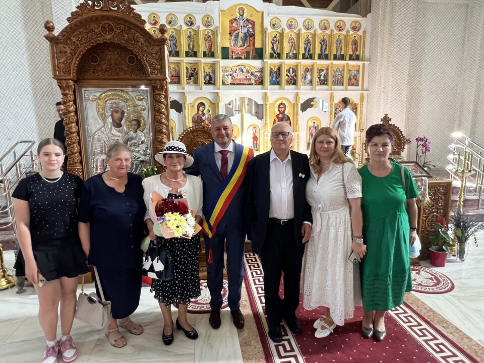 „Nunta de Aur” la Fălticeni: Peste 40 de cupluri celebrate pentru 50 de ani de căsătorie în cadrul unui eveniment emoționant