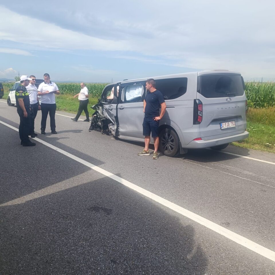 Accidentul de la ieșirea din Suceava, provocat de o tânără șoferiță de 18 ani, care a pătruns pe contrasens