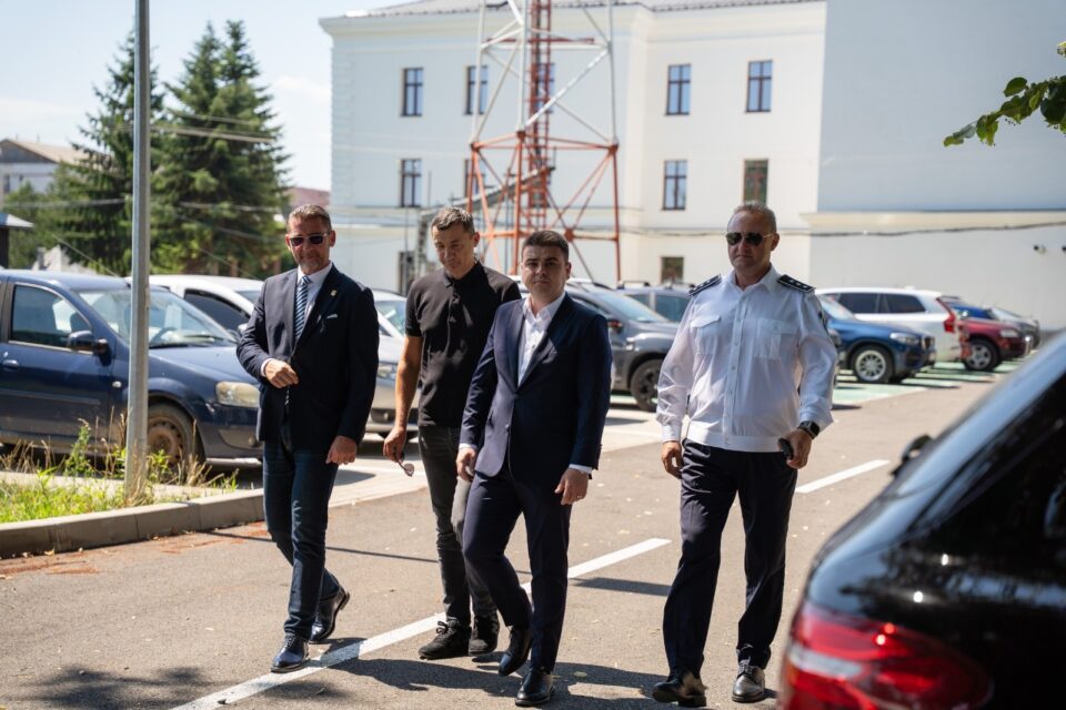 Gheorghe Șoldan a apreciat activitatea polițiștilor de frontieră suceveni, spunând că aceștia „poartă pe umeri o misiune grea și foarte importantă”
