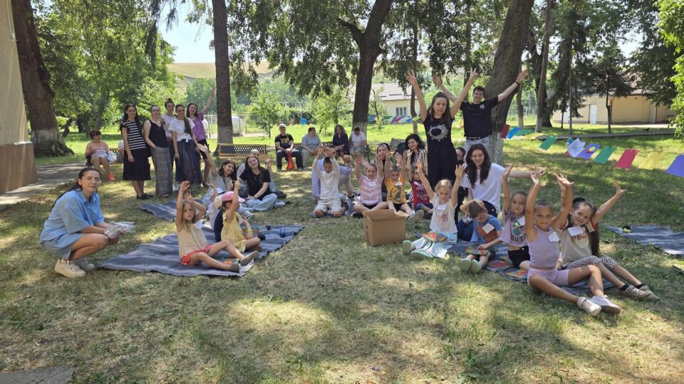 Școală de vară pentru 100 de copii și tineri, în parcul secției de Psihiatrie din Burdujeni