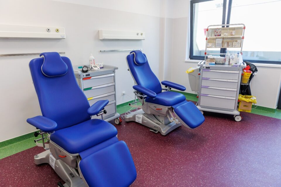 Secția de oncologie a Spitalului Clinic Județean Suceava dispune de echipamente esențiale pentru diagnosticul, tratamentul și monitorizarea pacienților
