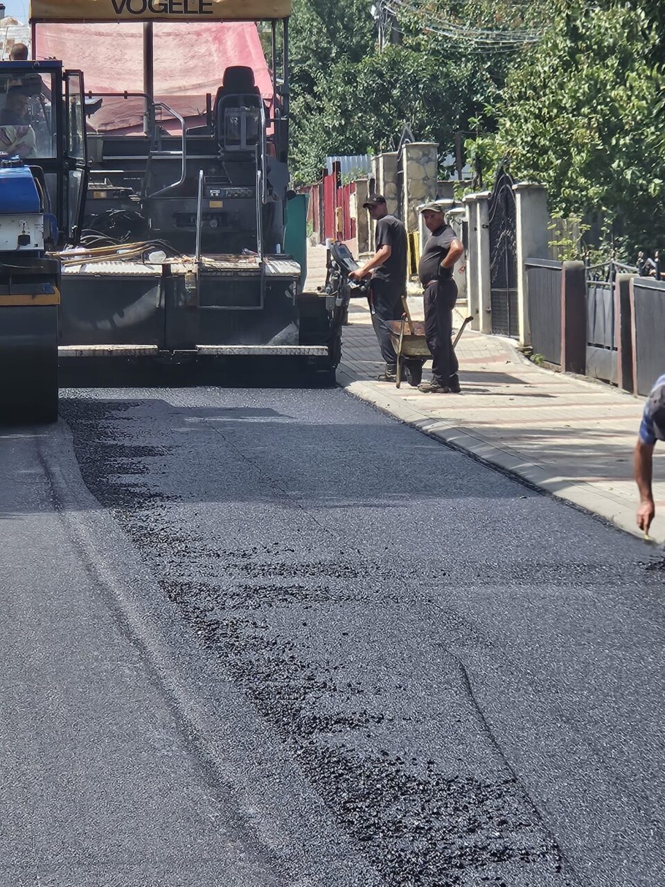 Lucrări la rețeaua de apă și drumul aferent din Ipotești, finalizate cu succes