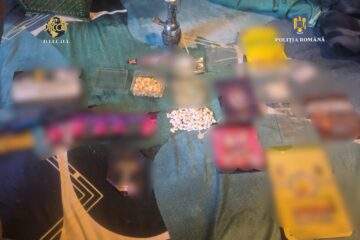 Grupare din care făcea parte și un agent al Poliției de Frontieră, acuzată că aducea ilegal din Ucraina și plasa pe piață amfetamină