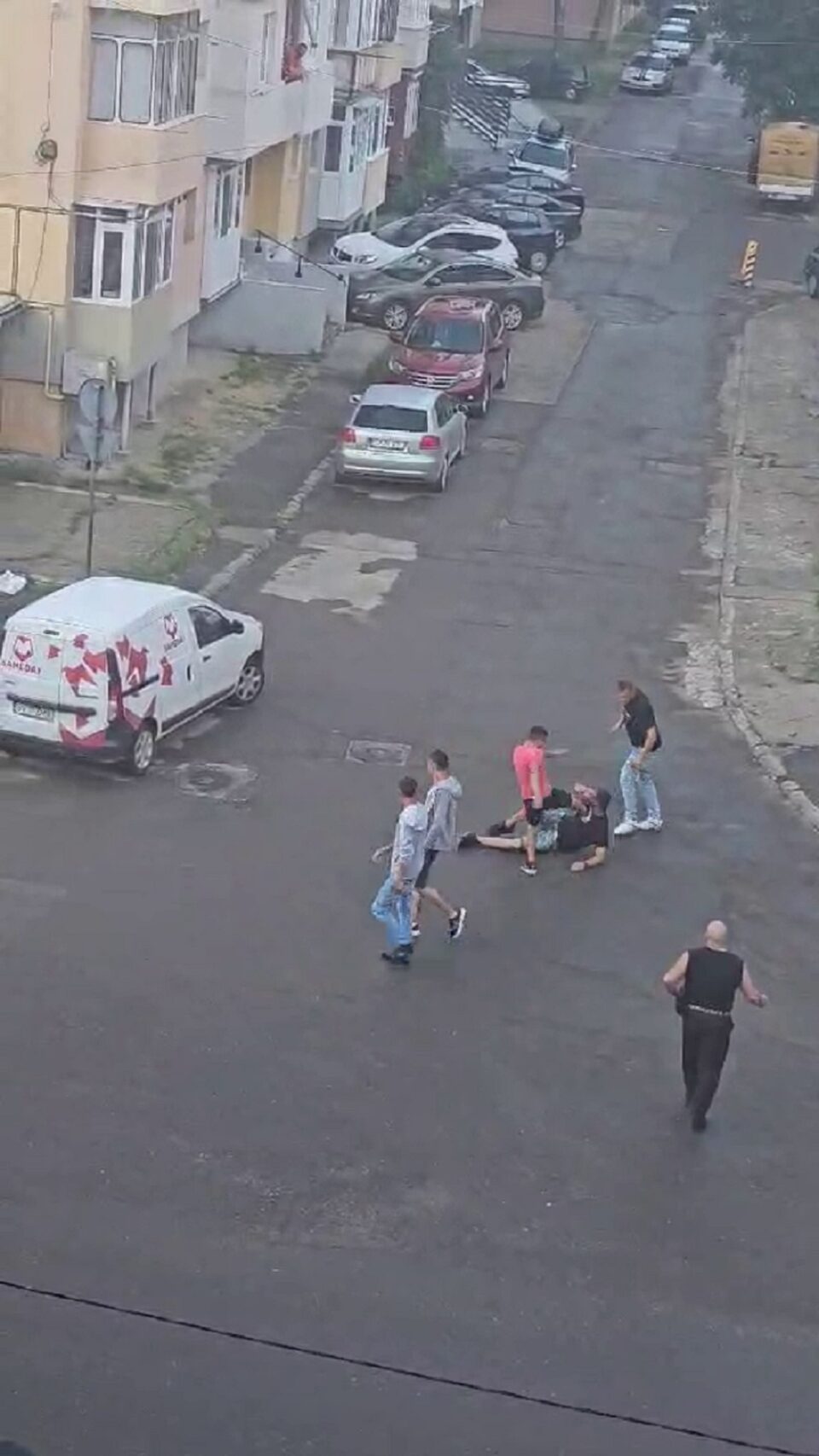 Patru tineri, reținuți în arest doar 24 de ore după o bătaie pe străzile din Burdujeni