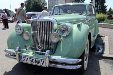 Fălticeniul a fost, pentru o zi, capitala pasionaților mașinilor de epocă