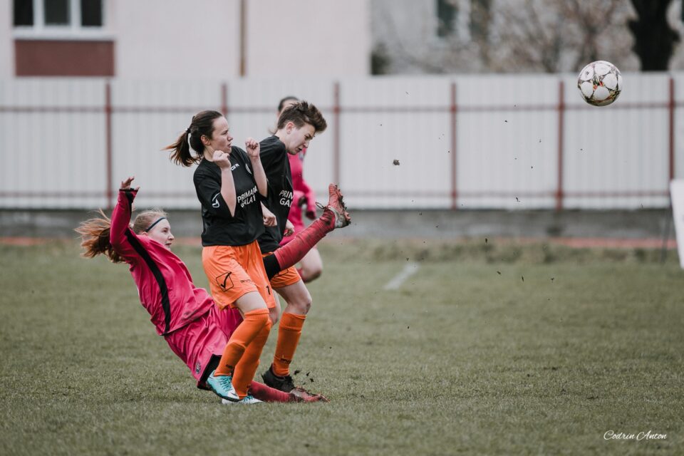 USV își face echipă de fotbal feminin. Foto Codrin Anton (Fotosport)