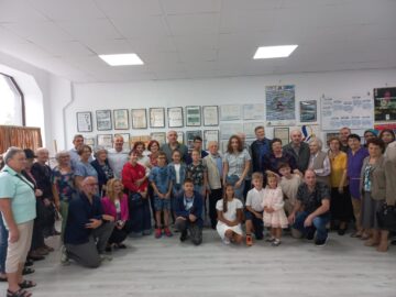 Expoziție cu medalii, trofee, diplome, fotografii, articole de presă ce reflectă cariera sportivului sucevean Tudor Ignat, la Galeria Zamca