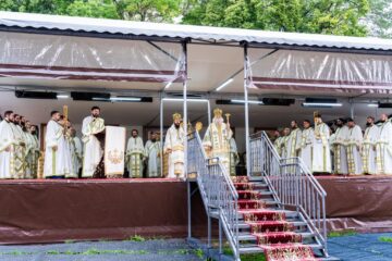Credința și inima curată ni-L fac transparent pe Dumnezeu, coordonatele duhovnicești trasate la Catedrala Arhiepiscopală din Suceava