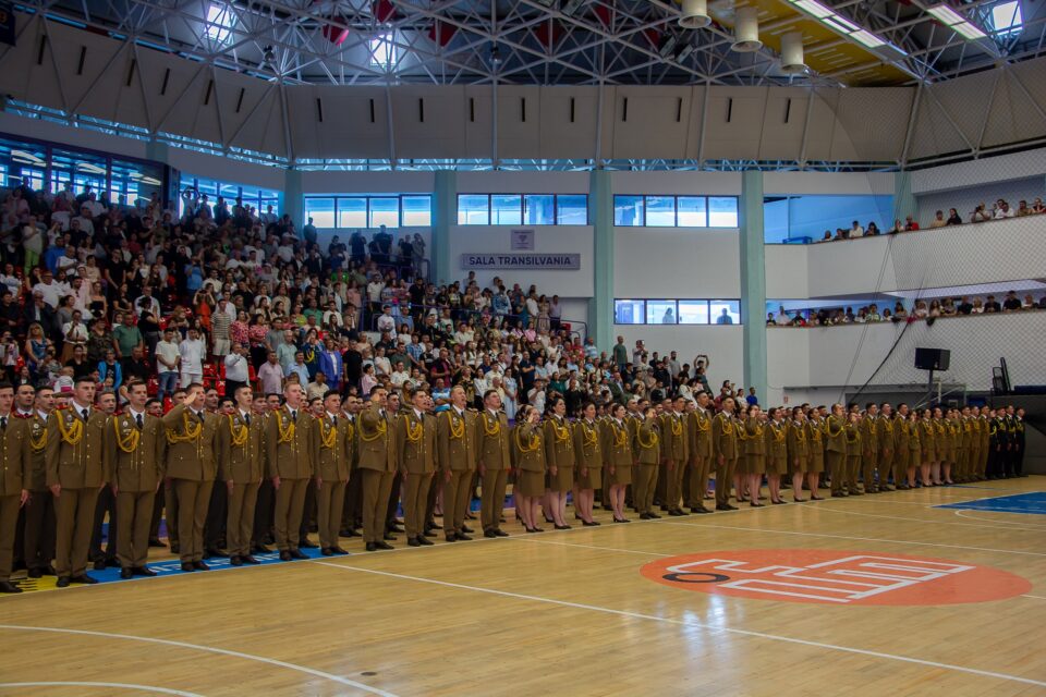Tânără din Mitocu Dragomirnei, șefă de promoție la Academia Forțelor Terestre Sibiu, specialitatea militară Geniu