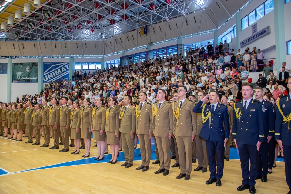 Tânără din Mitocu Dragomirnei, șefă de promoție la Academia Forțelor Terestre Sibiu, specialitatea militară Geniu
