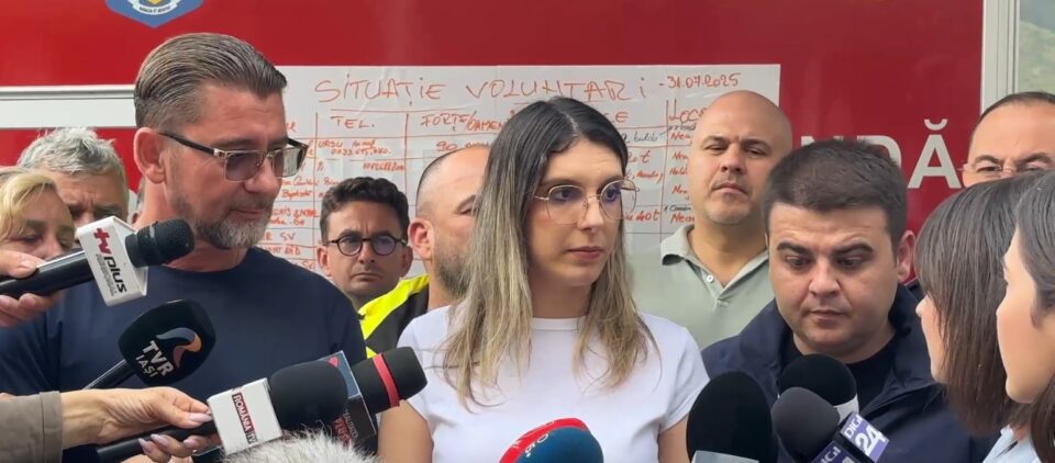 Ministra mediului, Diana Buzoianu, este primul membru al Guvernului care a vizitat localitățile afectate de inundațiile recente