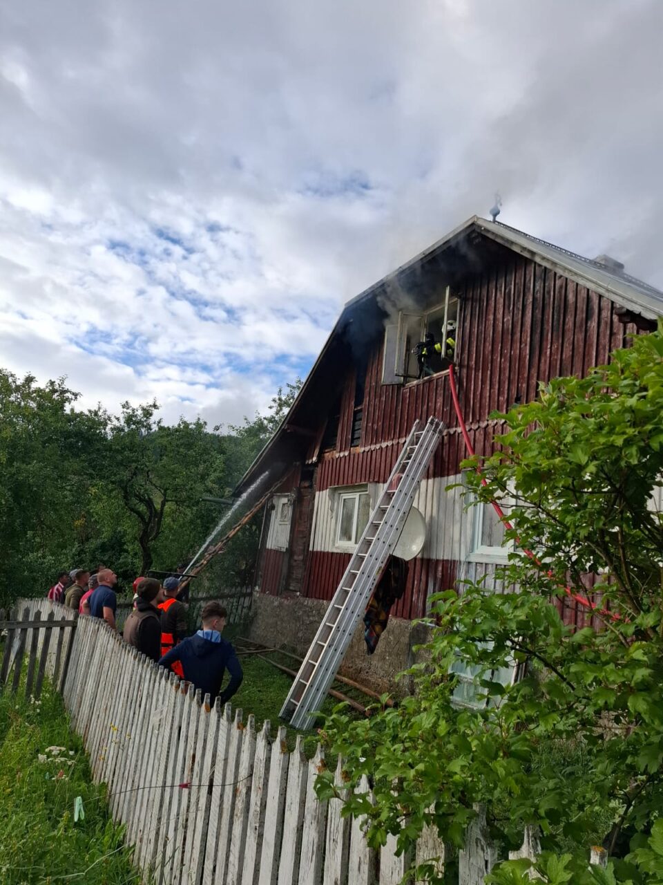 Case distruse după două incendii izbucnite de la probleme de natură electrică