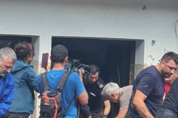 Călin Georgescu a ajuns în mijlocul sinistraților din Broșteni: „Solidaritatea pe care am văzut-o aici demonstrează că suntem un popor măreț și curajos”