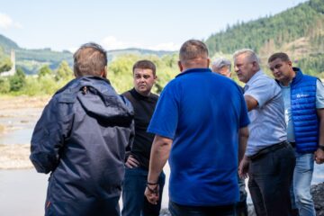 Șoldan: „Sprijinul financiar acordat de CJ Suceava comunelor Ostra și Stulpicani a permis începerea lucrărilor de urgență de după calamități”