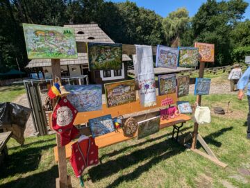 Aproape 100 de producători meșteri populari sunt prezenți până duminică la festivalul „Lume, Lume… hai la târg” din Muzeul Satului Bucovinean din Suceava