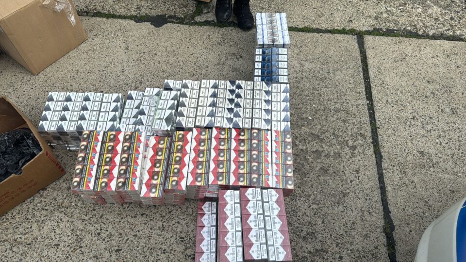 Cantitate mare de țigări și două mașini confiscate după o nouă acțiune în forță privind contrabandiști din zona Sucevei