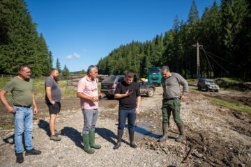 Gheorghe Șoldan a verificat în teren urgențele care trebuie rezolvate în Ostra și Stulpicani, comune afectate de ultimele inundații