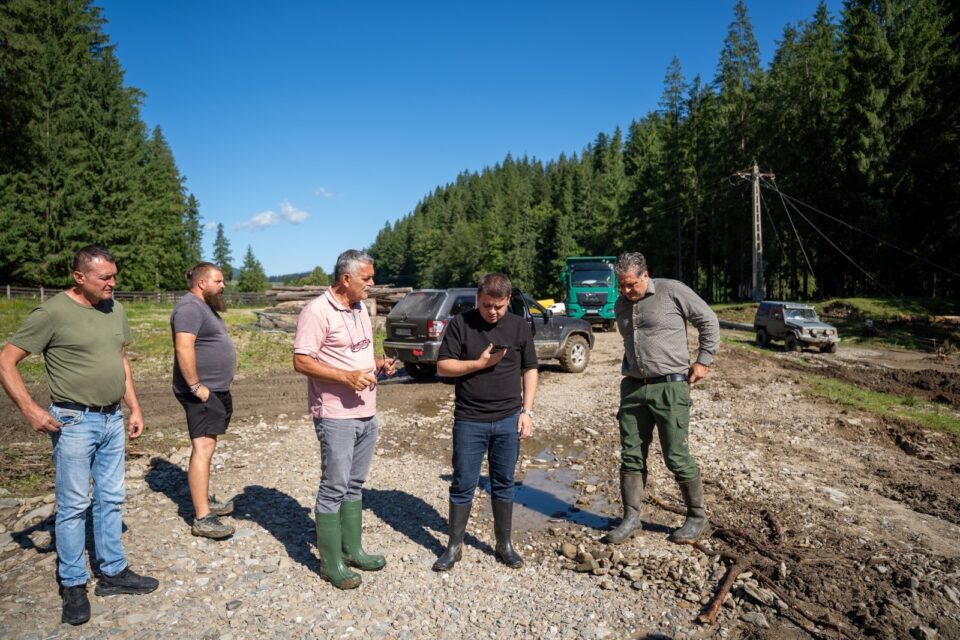 Gheorghe Șoldan a verificat în teren urgențele care trebuie rezolvate în Ostra și Stulpicani, comune afectate de ultimele inundații