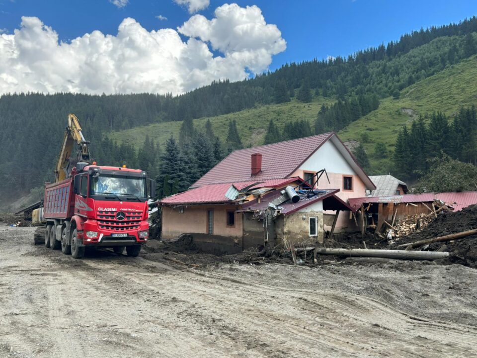 Mobilizare exemplară din partea comunității din Cornu Luncii pentru sprijinirea sinistraților din Broșteni