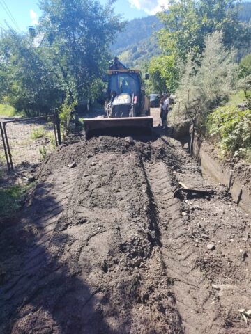 Mobilizare exemplară a comunității din Cornu Luncii pentru sprijinirea sinistraților din Broșteni