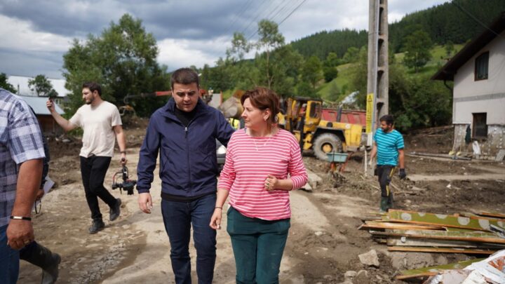 Gheorghe Șoldan anunță începerea lucrărilor pentru reconstrucția caselor din Broșteni care au fost distruse de inundații