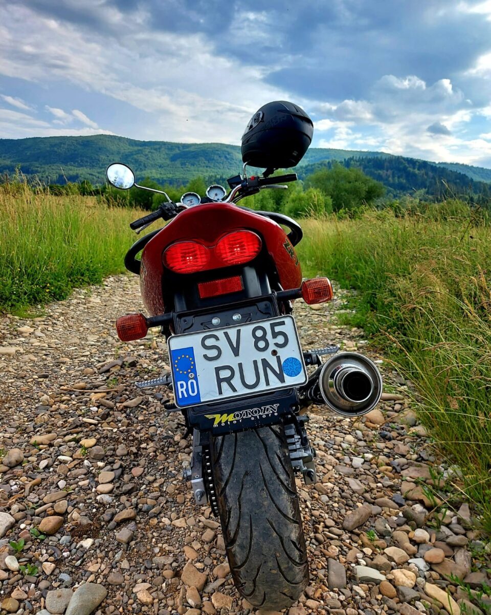 Un sucevean căruia i s-a furat o motocicletă oferă recompensă 500 de euro pentru prinderea hoțului