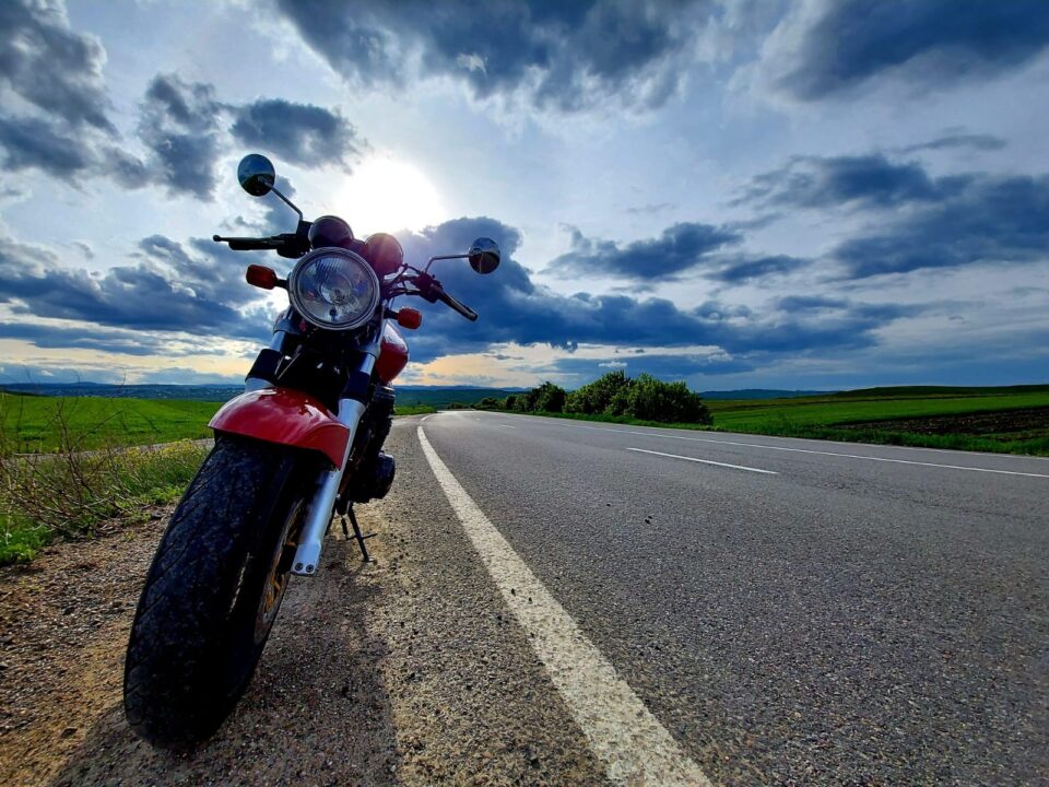 Un sucevean căruia i s-a furat o motocicletă oferă recompensă 500 de euro pentru prinderea hoțului