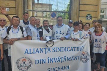 Angajați din școlile sucevene au protestat la sediul Ministerului Educației