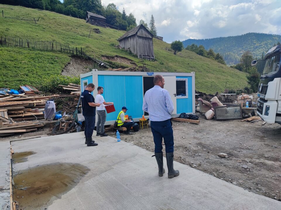 Prefectura Suceava a suplimentat numărul comisiilor care evaluează pagubele din localitățile afectate de inundații