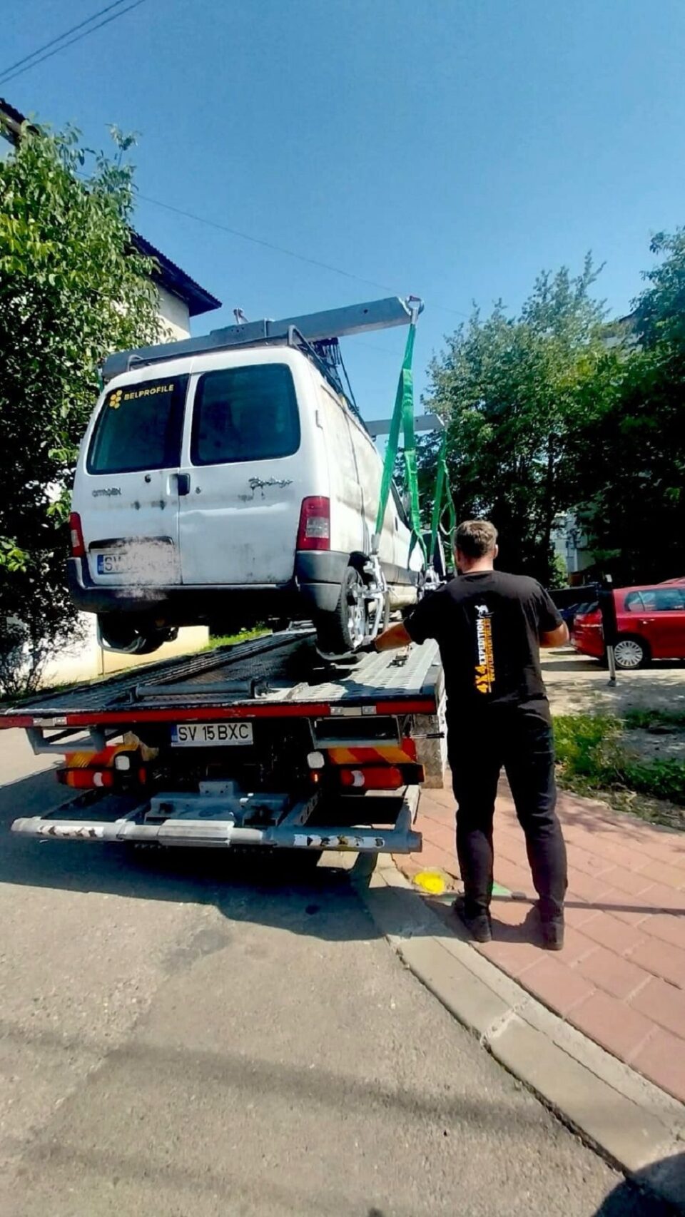 Mașini abandonate, ridicate de pe domeniul public de Poliția Locală Suceava