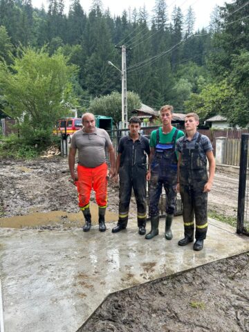 Primarul din Cornu Luncii, Gheorghe Fron, a mers în Broșteni cu un transport consistent de ajutoare pentru sinistrați