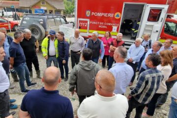 Județul Bacău a trimis la Broșteni un transport impresionant de ajutoare, iar autoritățile au acordat un sprijin de 800.000 de lei