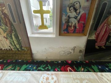 Peretii praznicarului bisericii Sf Vasile cel Mare, afectați de apele pluviale