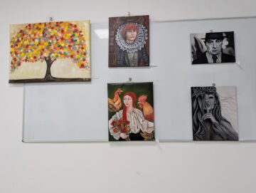 Andra Mihalescu – Tzwtzu, artista din Suceava care pictează lumi, „Între lumi”