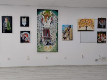 Andra Mihalescu – Tzwtzu, artista din Suceava care pictează lumi, „Între lumi”