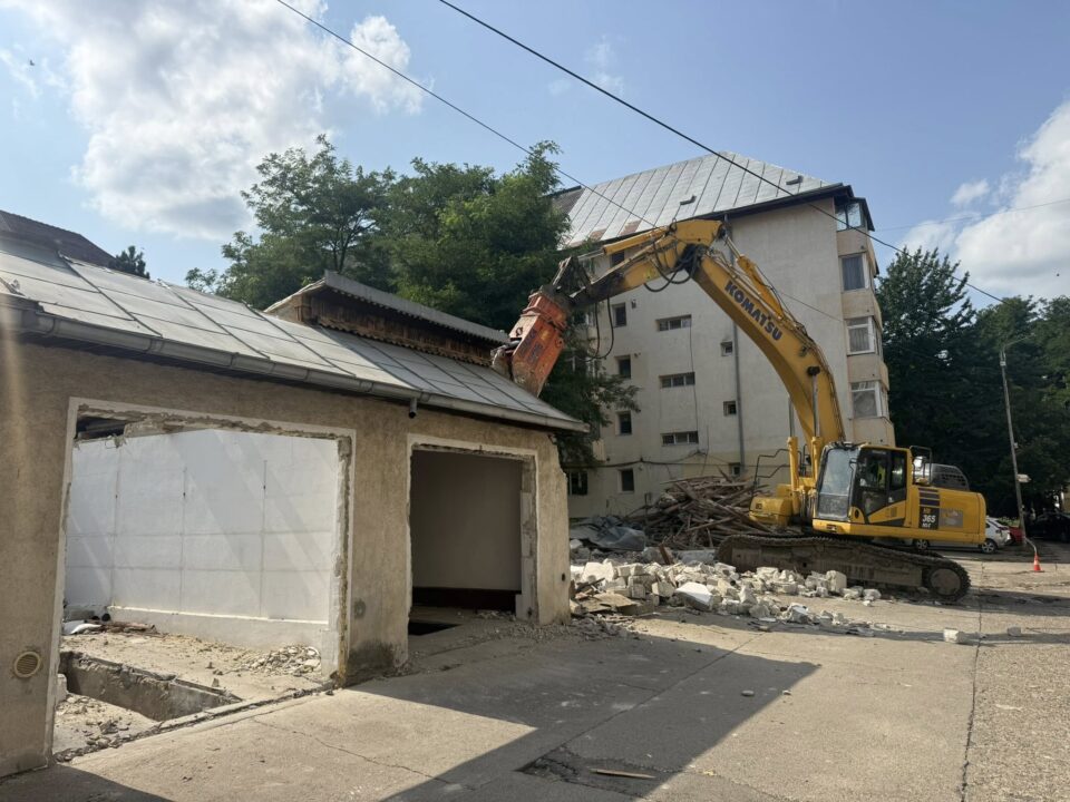 Parcare supraetajată și facilități pentru tineri și seniori, în locul a 50 de garaje demolate în Obcini