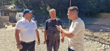 Șoldan anunță că toate casele din Broșteni afectate grav de inundații și-au găsit constructori, fără bani de la Guvern