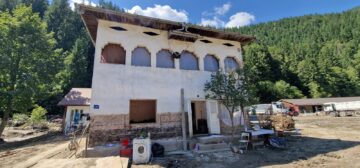 Șoldan anunță că toate casele din Broșteni afectate grav de inundații și-au găsit constructori, fără bani de la Guvern