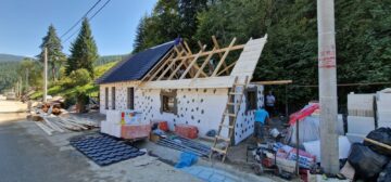 Șoldan anunță că toate casele din Broșteni afectate grav de inundații și-au găsit constructori, fără bani de la Guvern