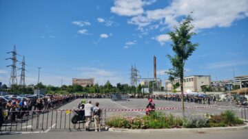Acrobații pe motociclete, fum și vuiet de motoare la finalul paradei Bucovina MotorFest