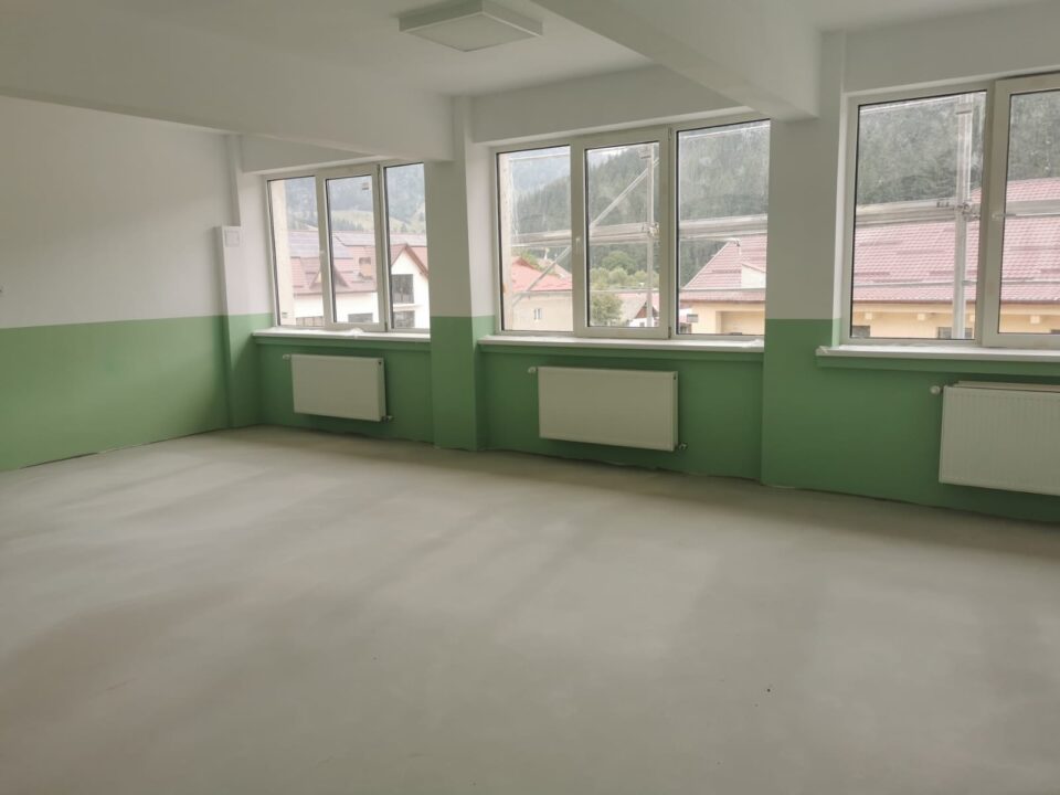 Elevii din Broșteni vor învăța într-un singur schimb, după terminarea lucrărilor la corpul A al liceului din oraș