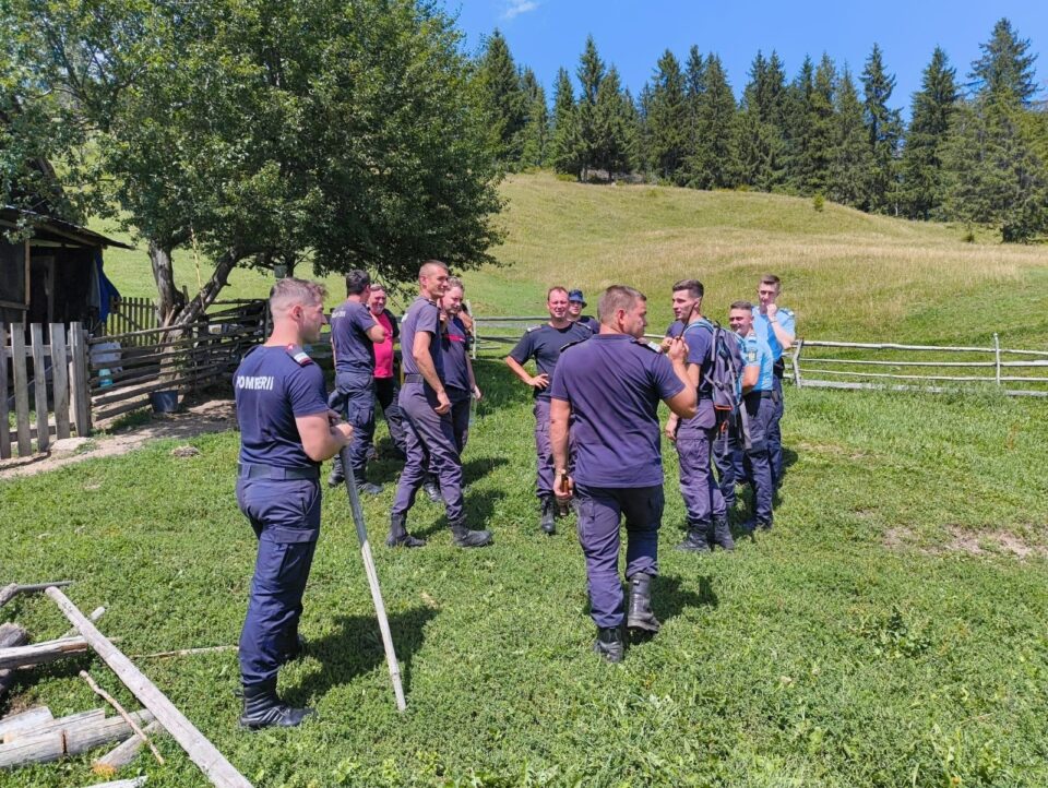 Transport umanitar cu provizii pentru ciobanii izolați la Dârmoxa