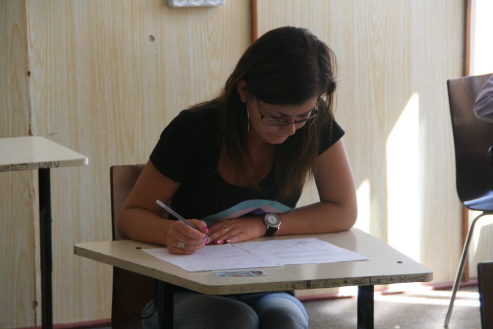 Cea de-a doua probă scrisă din cadrul bacalaureatului a adunat în sălile de examen 454 de elevi dintr-un total de 552 de înscriși